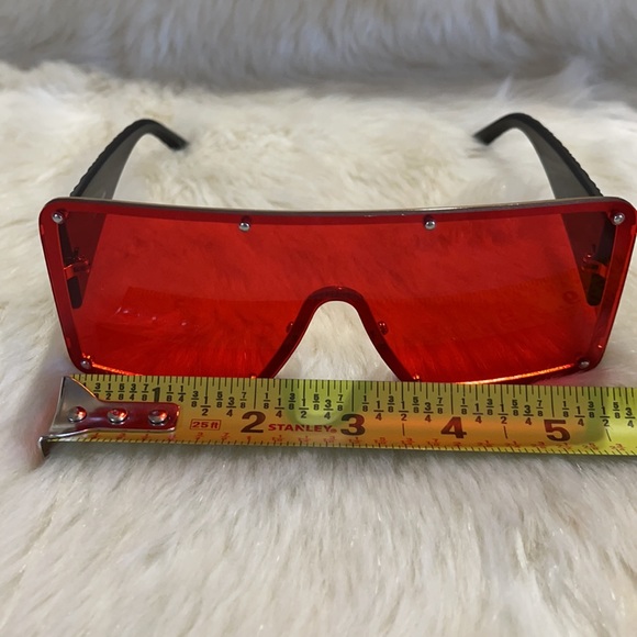 Oversize Sunglasses - Picture 8 of 9